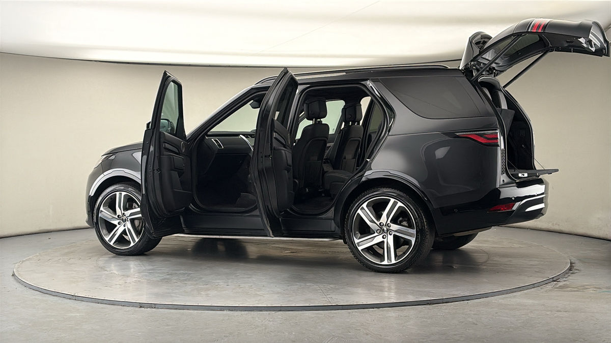 More views of Land Rover Discovery