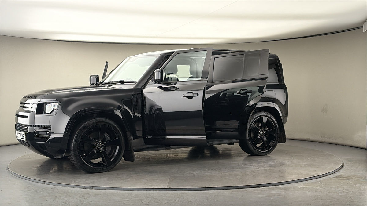 More views of Land Rover Defender 110