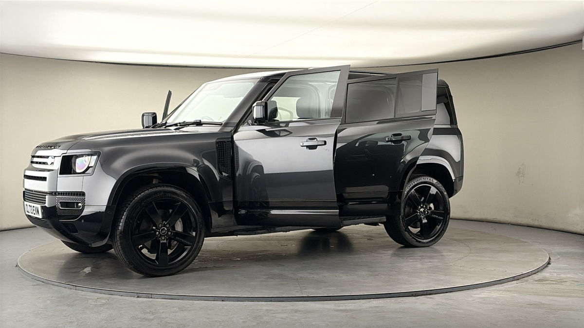 More views of Land Rover Defender 110