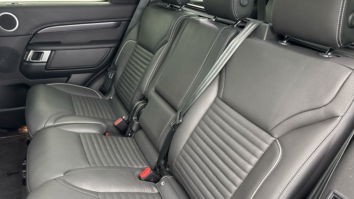 Land Rover Discovery Image 8