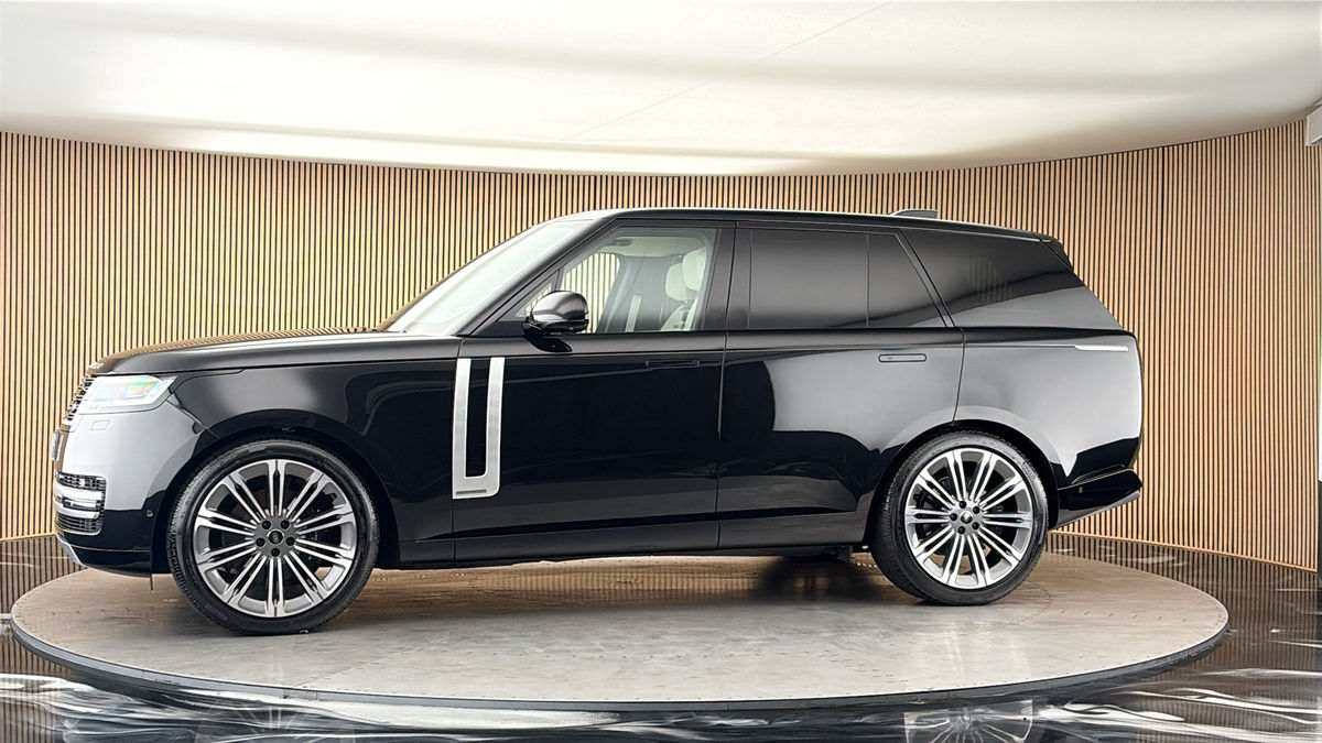 More views of Land Rover Range Rover