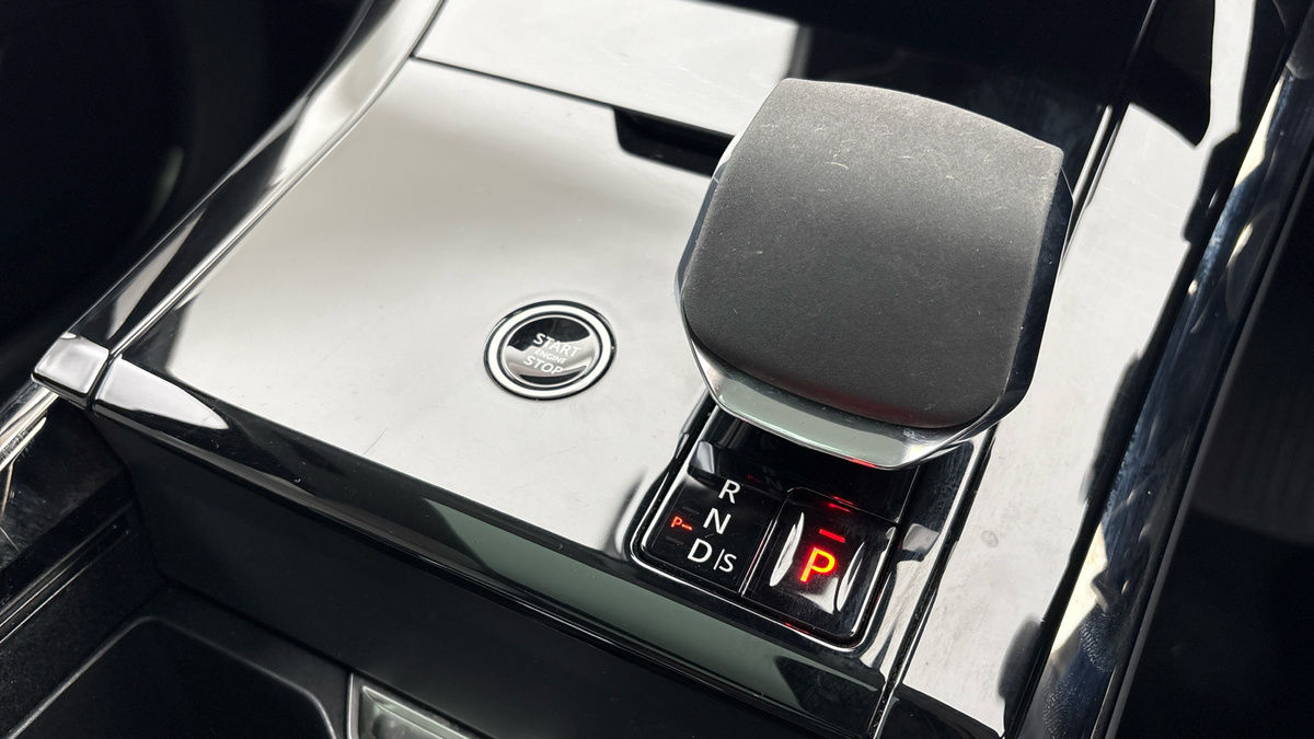 Land Rover Range Rover Sport Image 25