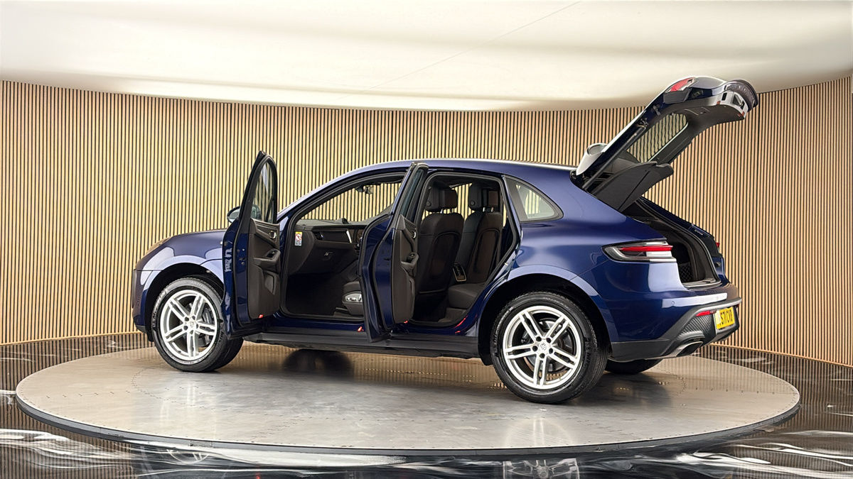 More views of Porsche Macan