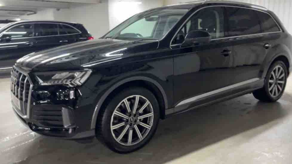 More views of Audi Q7