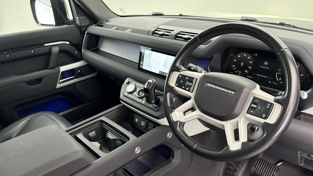 Land Rover Defender 110 Image 5