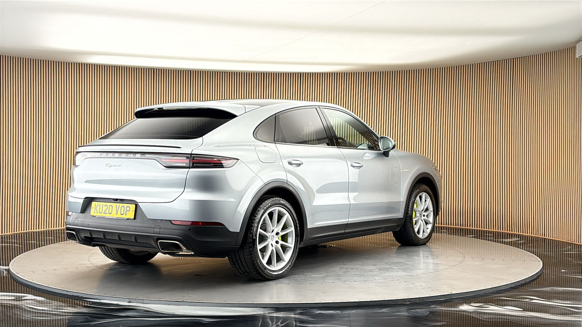 More views of Porsche Cayenne