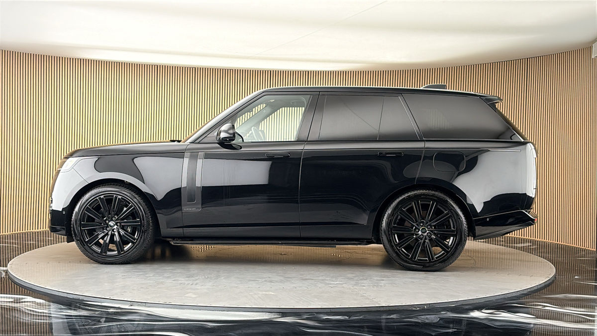 More views of Land Rover Range Rover