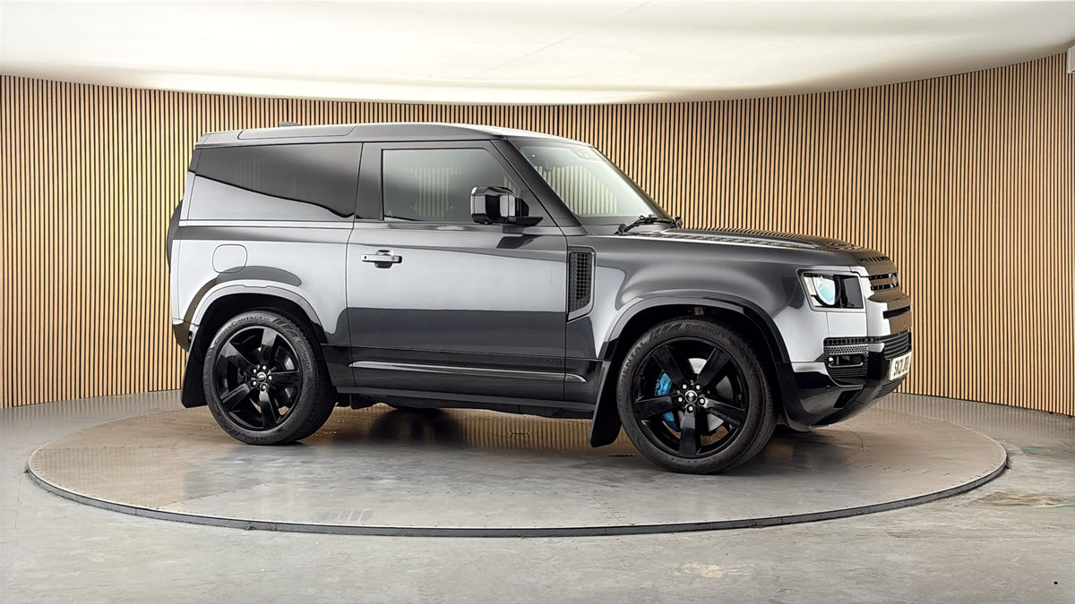 More views of Land Rover Defender 90