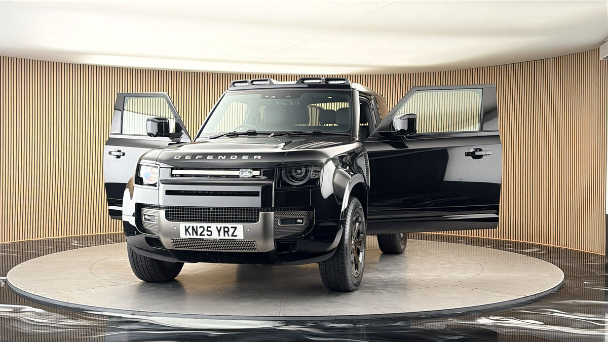 More views of Land Rover Defender 90