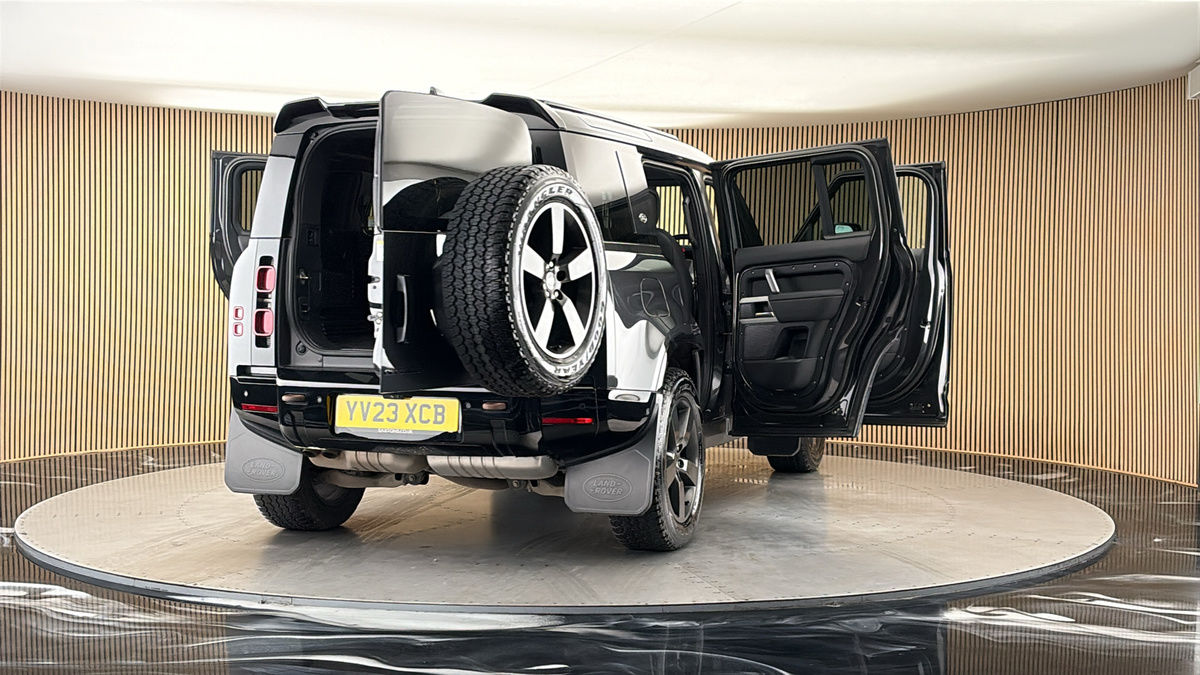 More views of Land Rover Defender 110