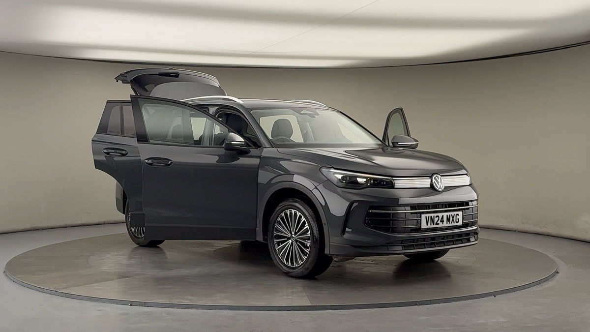 More views of Volkswagen Tiguan