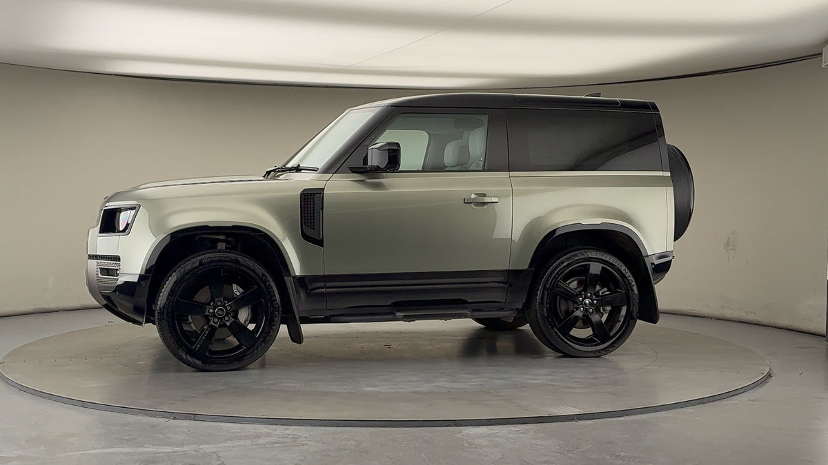 More views of Land Rover Defender 90