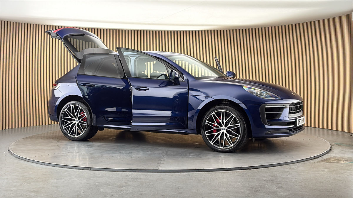 More views of Porsche Macan