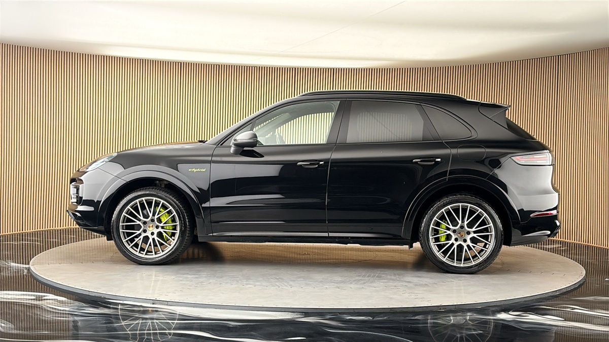 More views of Porsche Cayenne