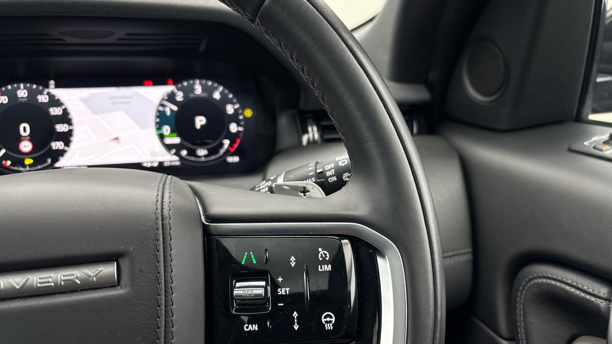 Land Rover Discovery Sport Image 14