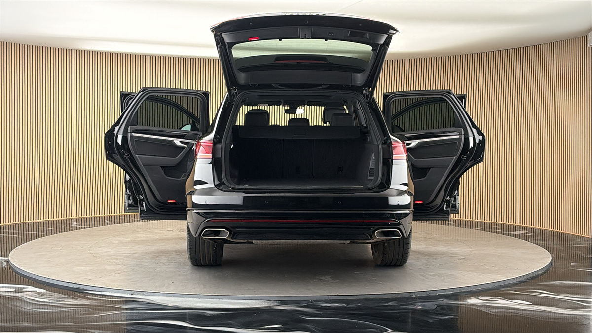 More views of Volkswagen Touareg