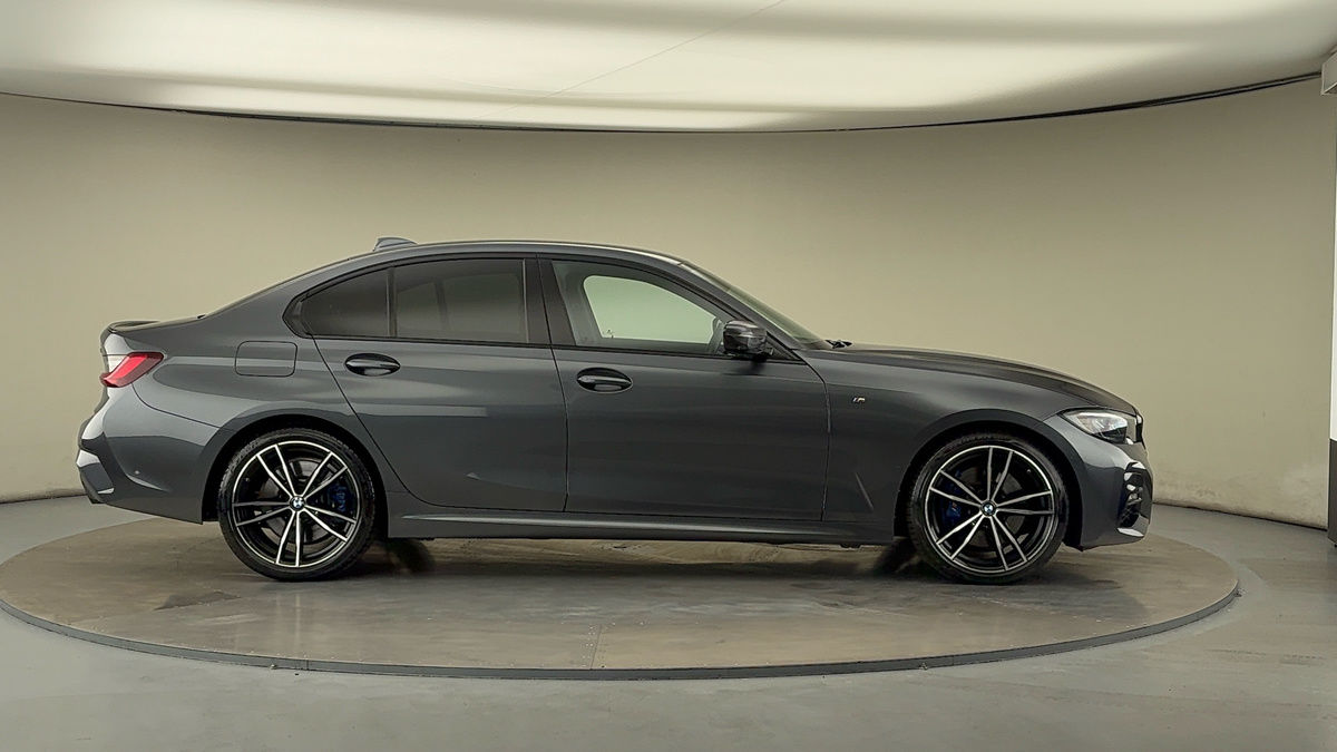 BMW 3 Series Image 16