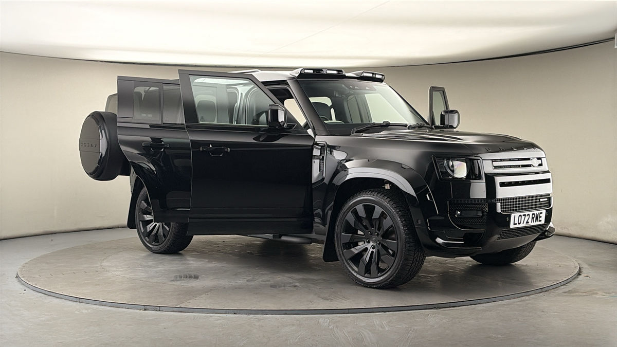 More views of Land Rover Defender 110