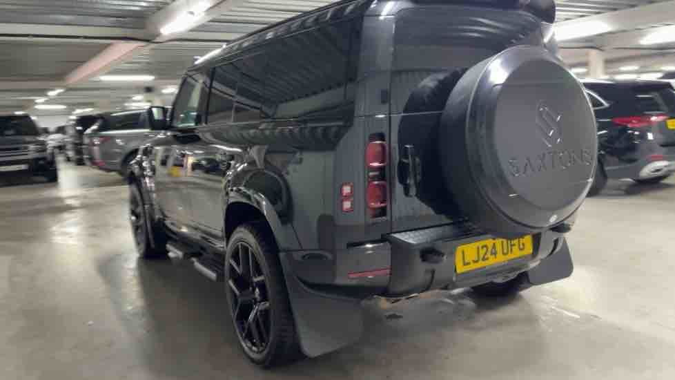 More views of Land Rover Defender 110