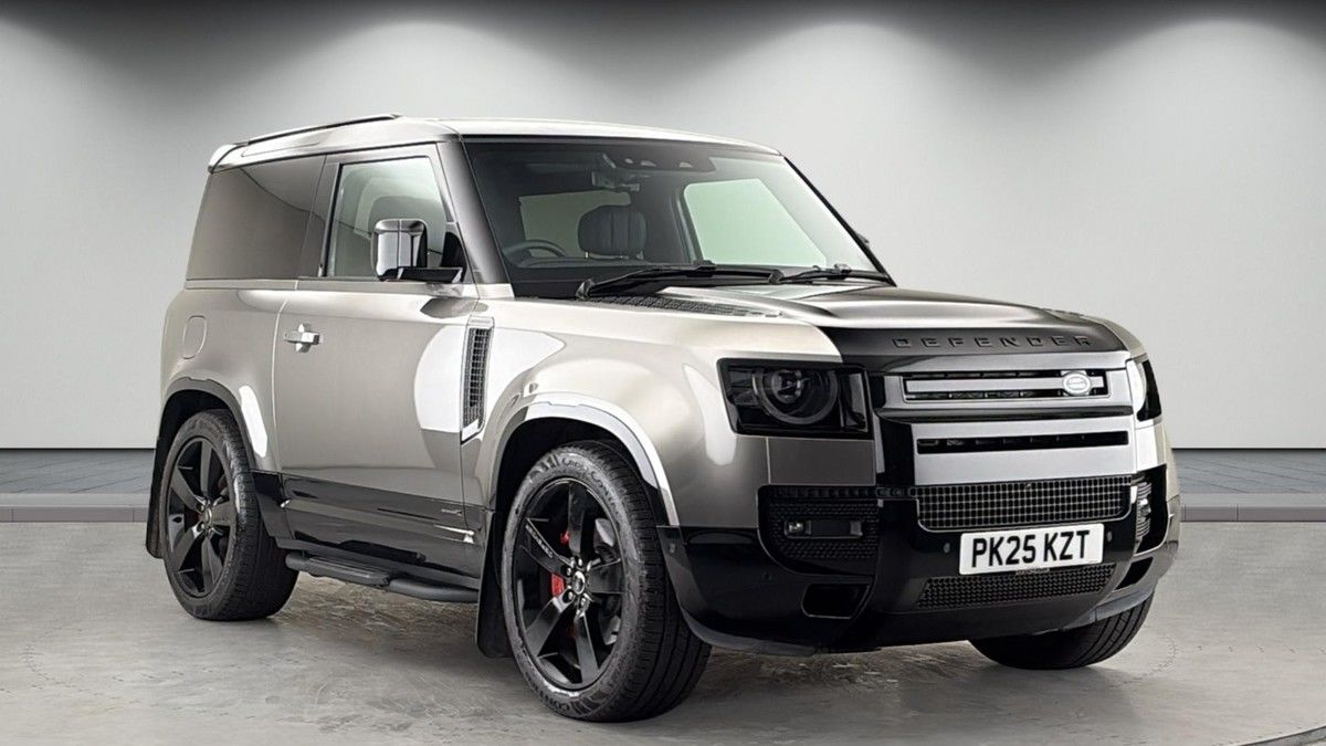 Land Rover Defender 90 Sticky Header Image