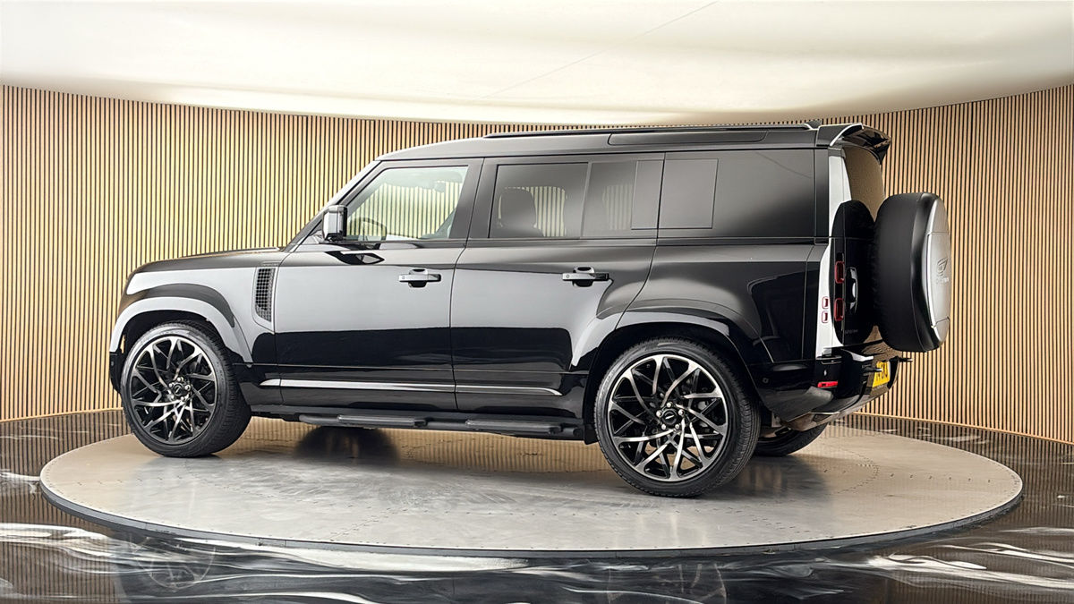More views of Land Rover Defender 110