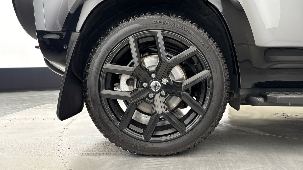 Land Rover Defender 110 Urban Image 10