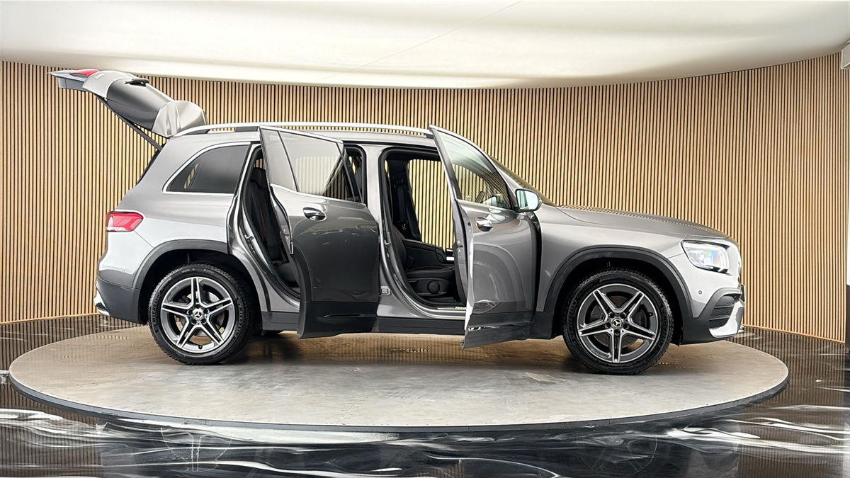 More views of Mercedes-Benz GLB