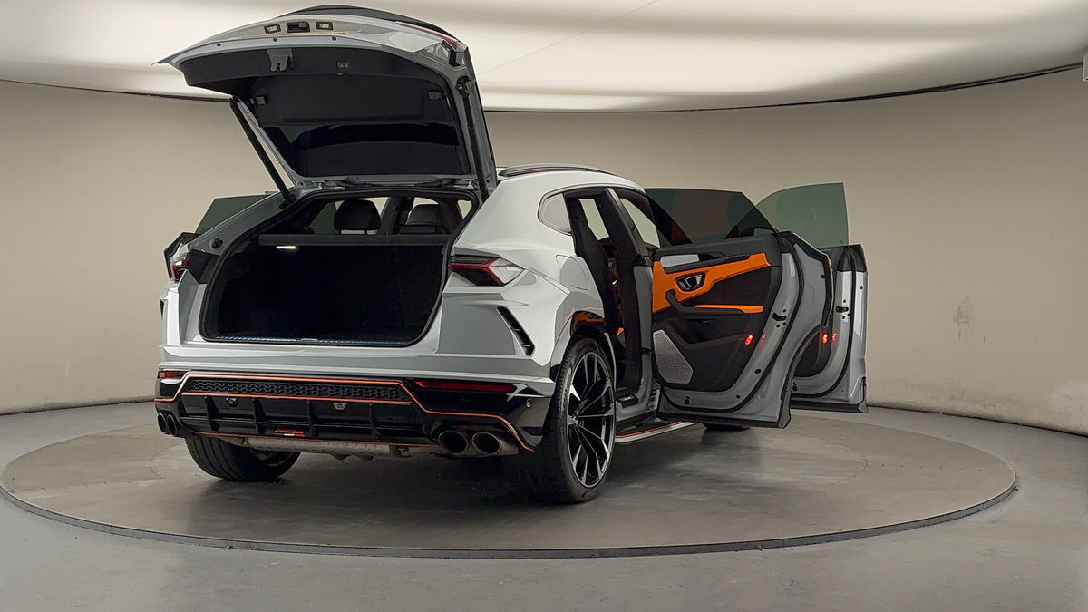 More views of Lamborghini Urus