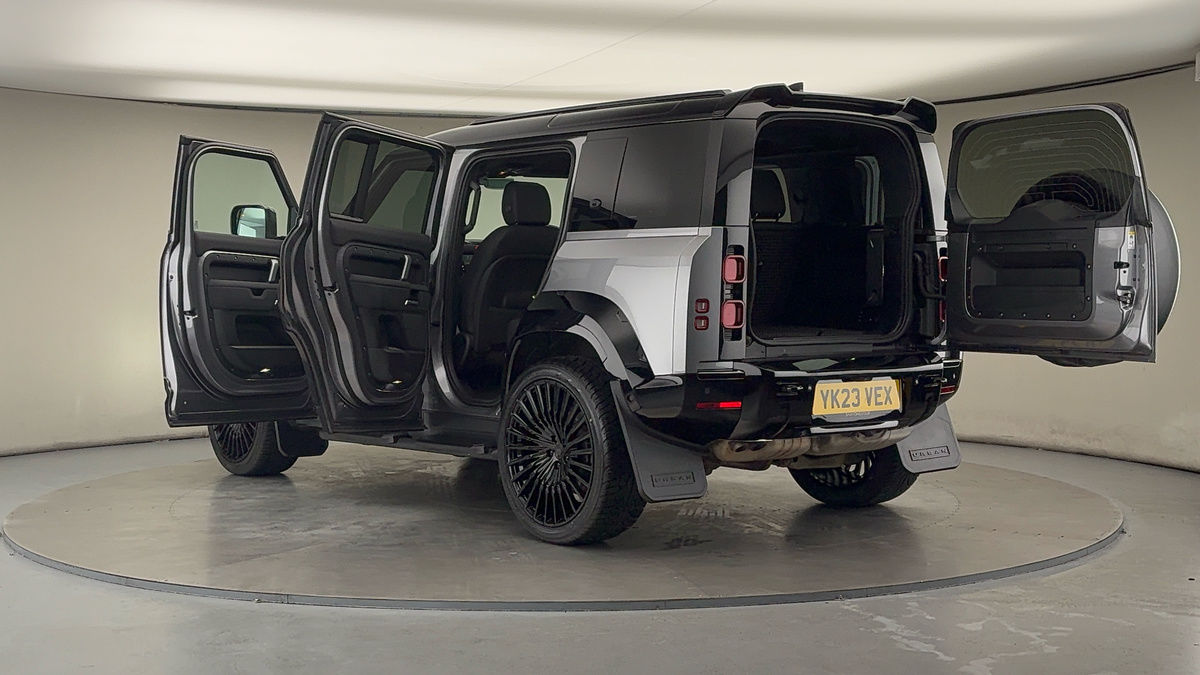More views of Land Rover Defender 110