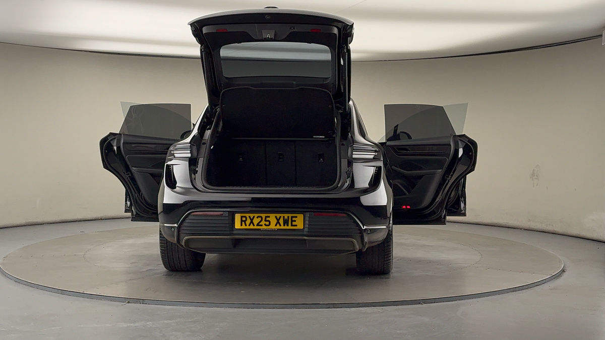 More views of Porsche Macan