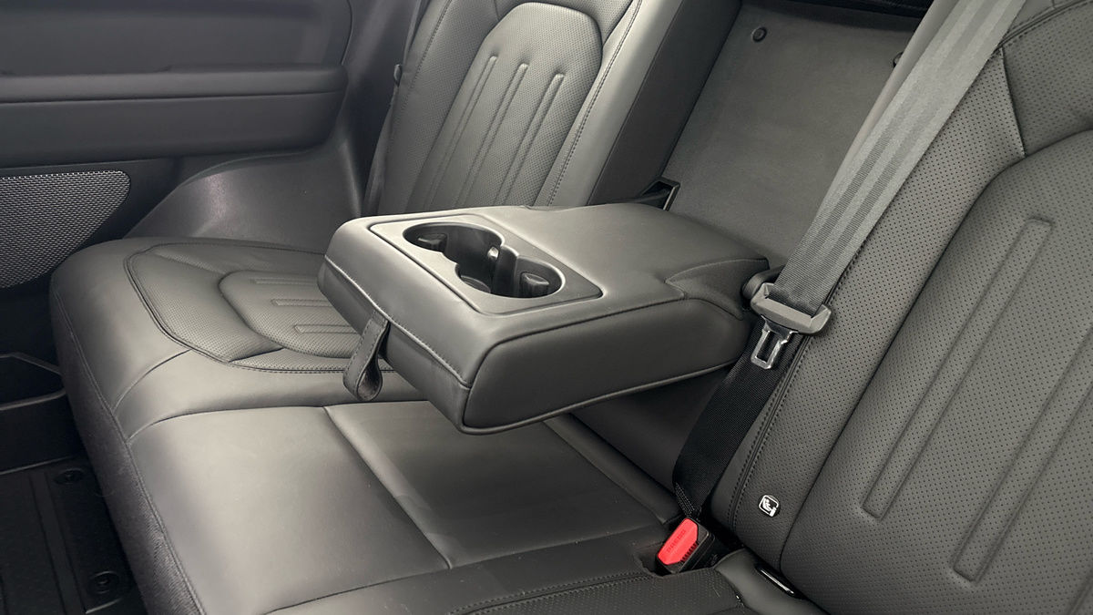 Land Rover Defender 90 Image 9