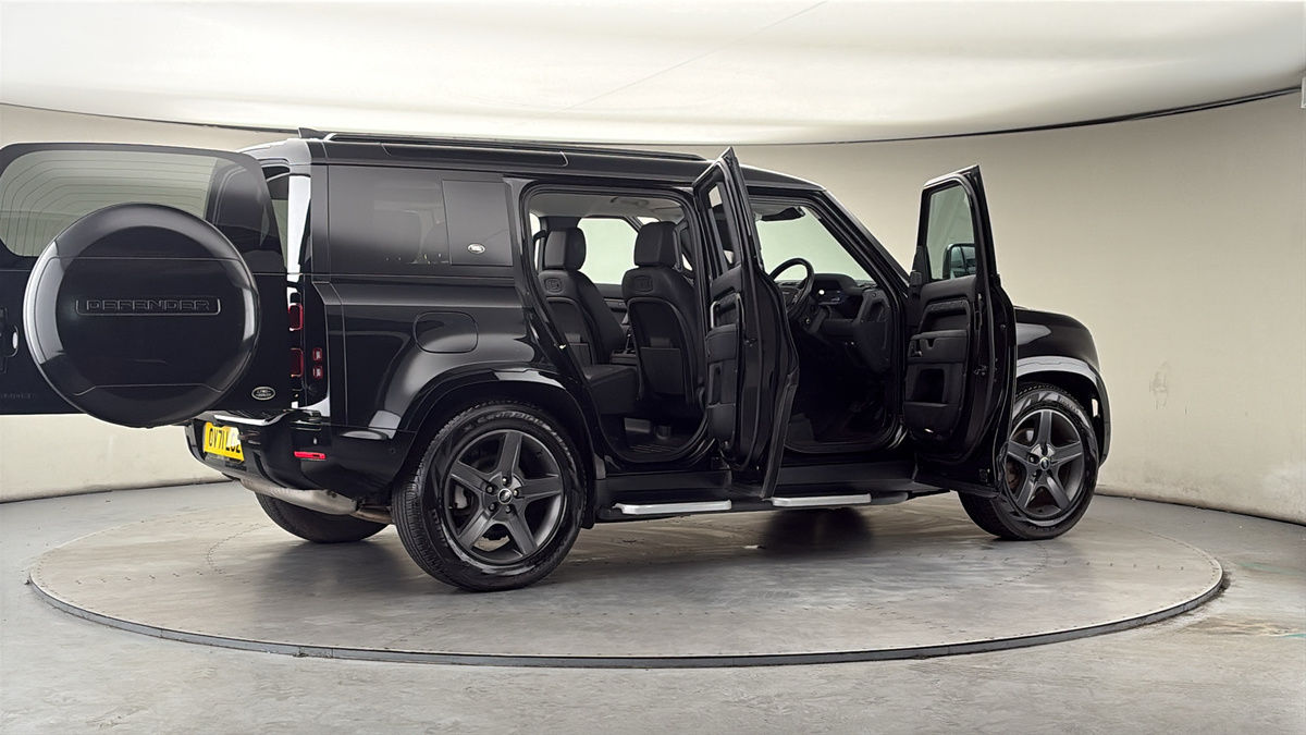 More views of Land Rover Defender 110