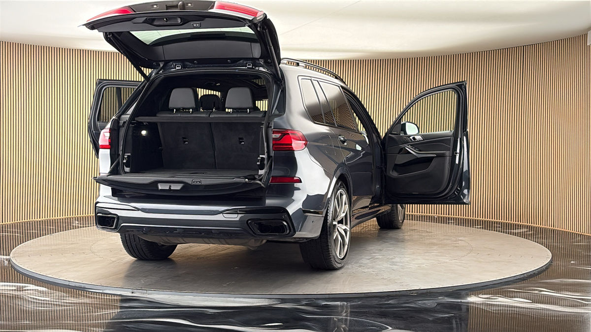 More views of BMW X7