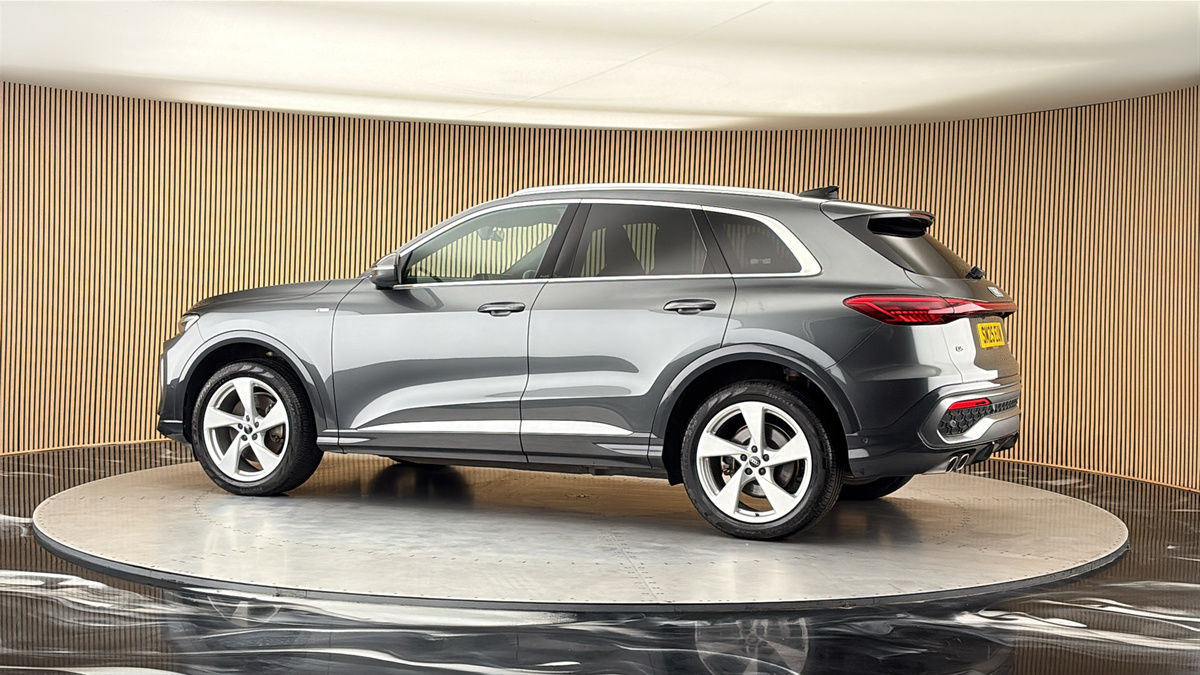 More views of Audi Q5