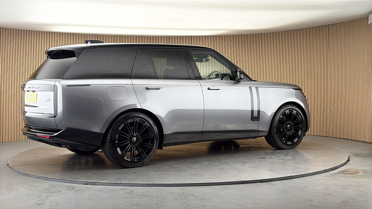 More views of Land Rover Range Rover