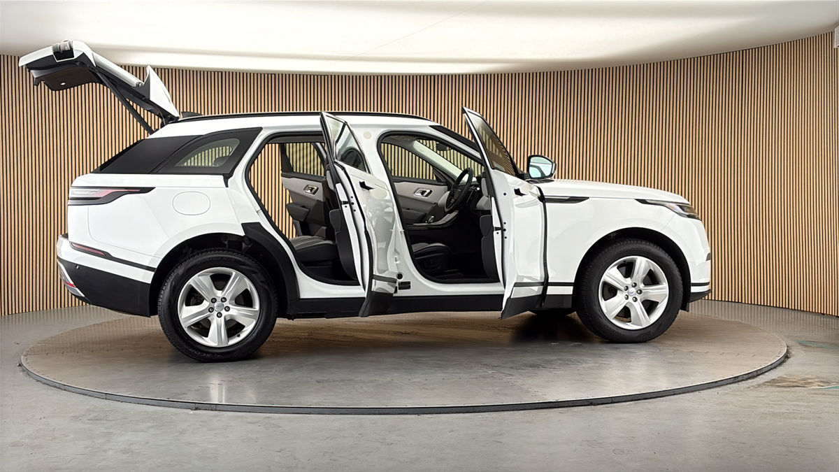 More views of Land Rover Range Rover Velar