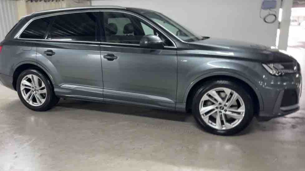 More views of Audi Q7