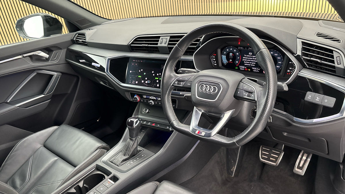Audi Q3 Image 9
