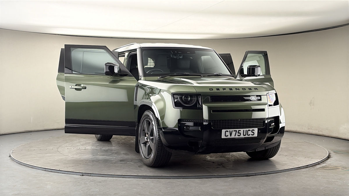 More views of Land Rover Defender 110