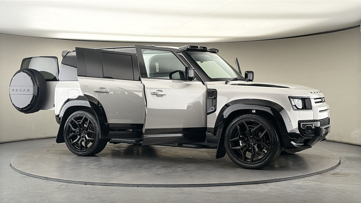 More views of Land Rover Defender 110