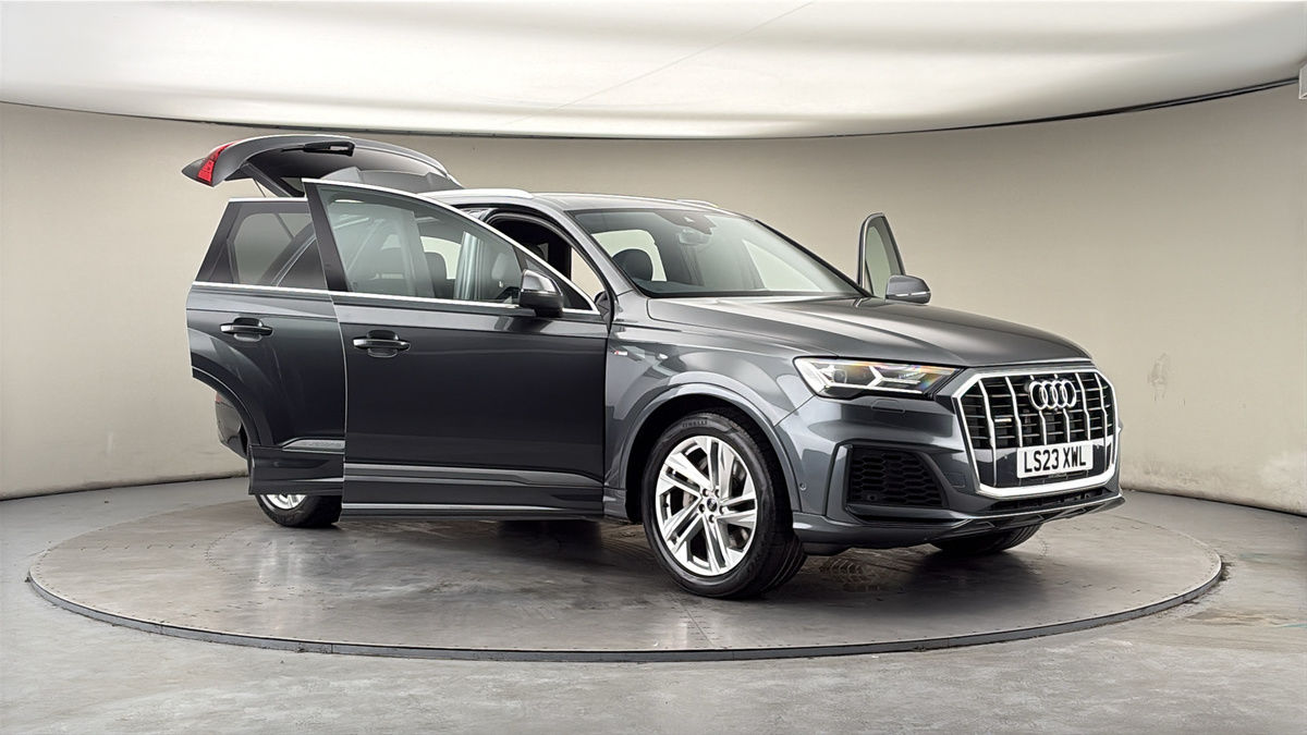 More views of Audi Q7