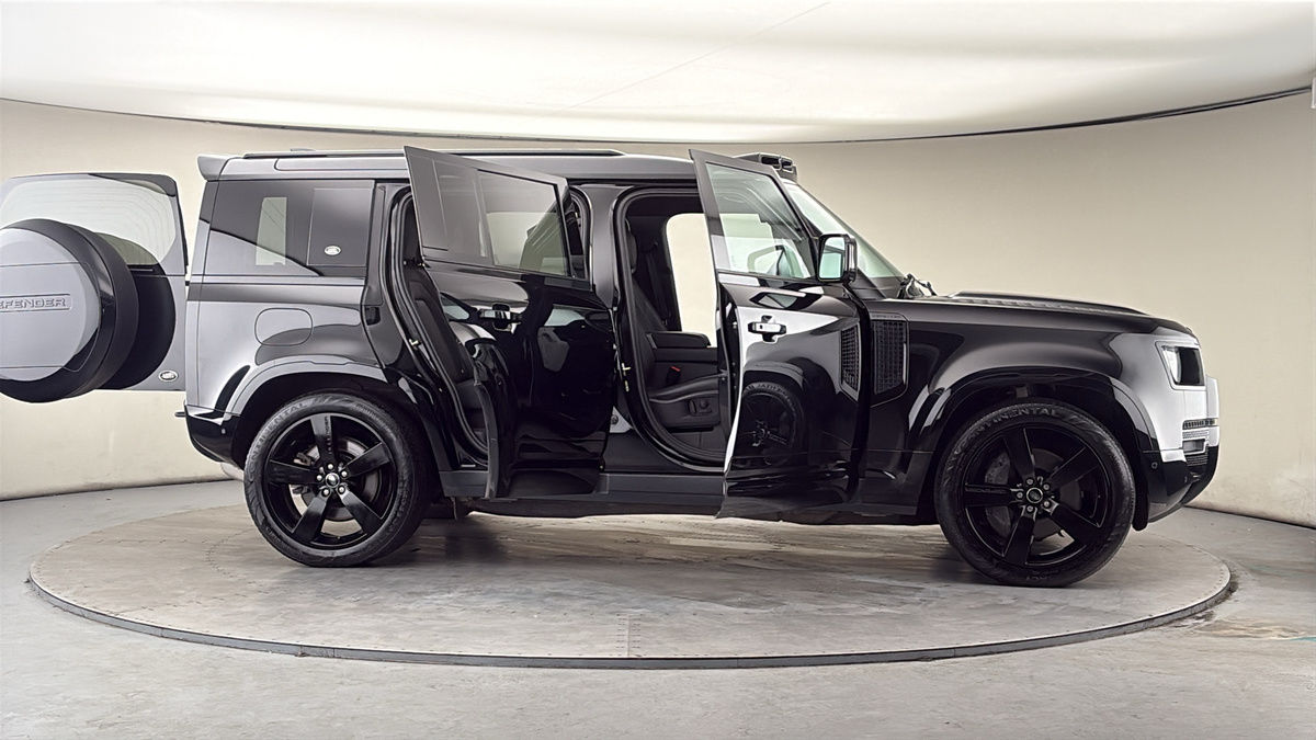 More views of Land Rover Defender 110