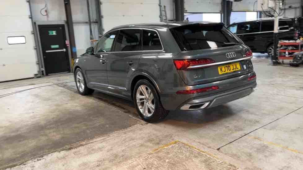 More views of Audi Q7