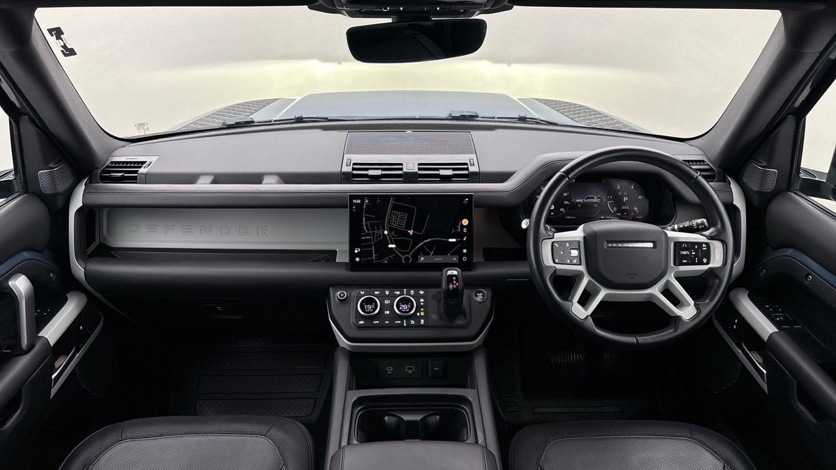 Land Rover Defender 90 Image 12