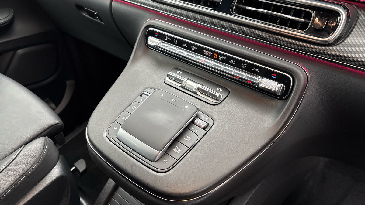 Mercedes-Benz V Class Image 18