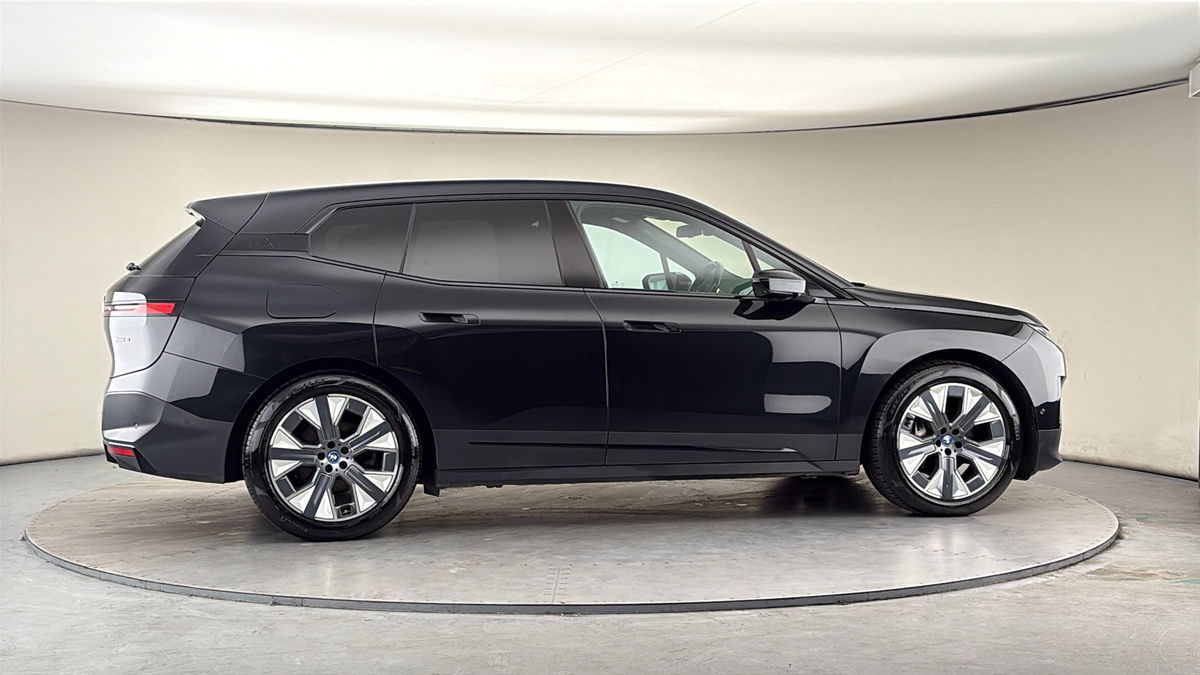 More views of BMW iX