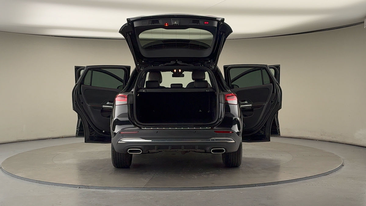 More views of Mercedes-Benz GLA