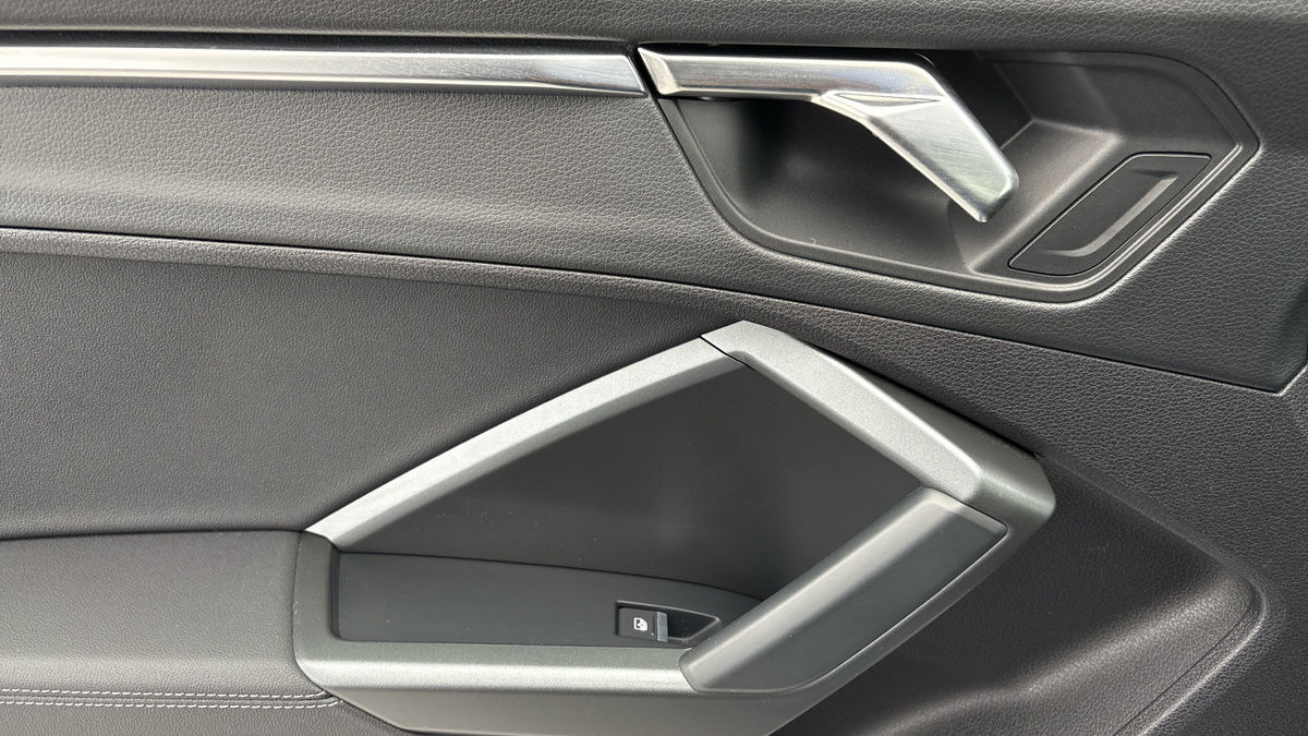 Audi Q3 Image 19