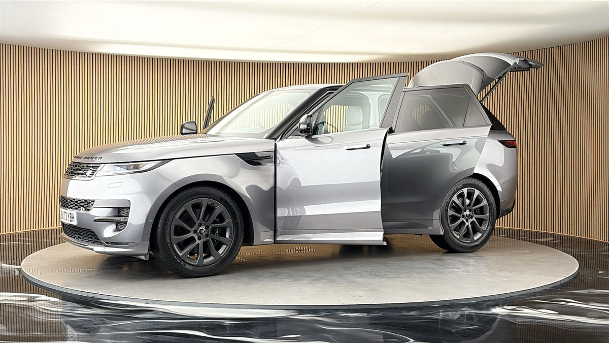 More views of Land Rover Range Rover Sport