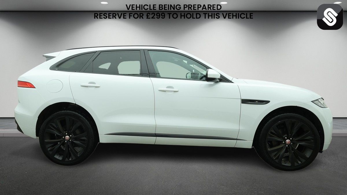 Jaguar F-PACE Image 5